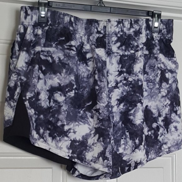 New Athletic Shorts Size XXL Black / White - Picture 2 of 6
